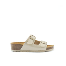 Carica l'immagine nel visualizzatore di Gallery, Beige platforms CARLA made with eco-leather