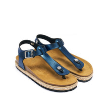 Carica l'immagine nel visualizzatore di Gallery, Navy platforms LEON made with eco-leather