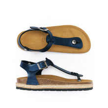 Carica l'immagine nel visualizzatore di Gallery, Navy platforms LEON made with eco-leather