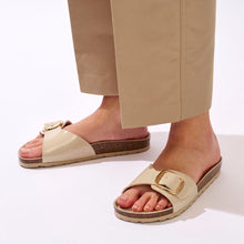 Load image into Gallery viewer, Beige single-strap AGATA BIG BUCKLE made with eco-leather