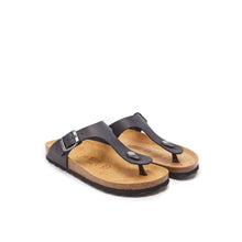 Carica l'immagine nel visualizzatore di Gallery, Black thong BLANCA made with oiled leather