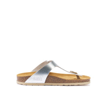 Carica l'immagine nel visualizzatore di Gallery, Snowflake thong BLANCA BIG BUCKLE made with eco-leather