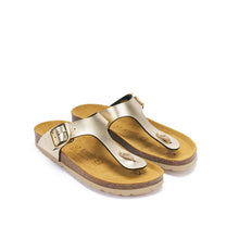 Carica l'immagine nel visualizzatore di Gallery, Champagne thong BLANCA BIG BUCKLE made with eco-leather