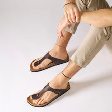 Load image into Gallery viewer, Dark Brown thong DAVID made with oiled leather