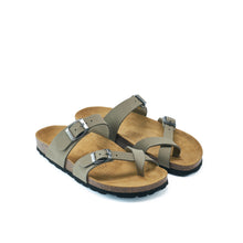 Carica l'immagine nel visualizzatore di Gallery, Grey thong DARIA made with nubuck leather