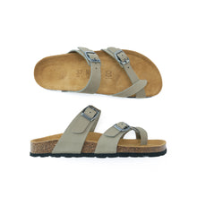 Carica l'immagine nel visualizzatore di Gallery, Grey thong DARIA made with nubuck leather