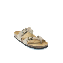 Carica l'immagine nel visualizzatore di Gallery, Taupe thong DARIA made with nubuck leather