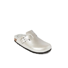 Carica l'immagine nel visualizzatore di Gallery, Silver sabot clogs NOE made with eco-leather