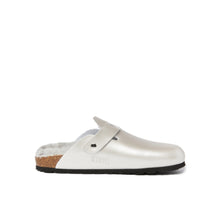 Carica l'immagine nel visualizzatore di Gallery, Silver sabot clogs NOE made with eco-leather