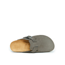 Carica l'immagine nel visualizzatore di Gallery, Grey sabot clogs NOE made with nubuck leather