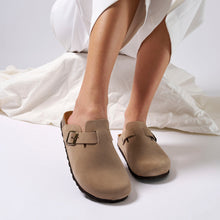 Charger l'image dans la galerie, Taupe sabot clogs NOE made with suede leather