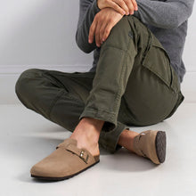 Carica l'immagine nel visualizzatore di Gallery, Taupe sabot clogs NOE made with suede leather