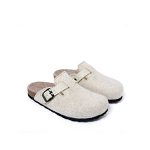 Carica l'immagine nel visualizzatore di Gallery, Cream sabot clogs NOE made with felt