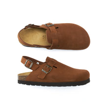 Carica l'immagine nel visualizzatore di Gallery, Chestnuts sabot clogs OSCAR made with suede leather