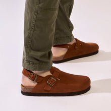 Carica l'immagine nel visualizzatore di Gallery, Chestnuts sabot clogs OSCAR made with suede leather