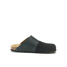 Charger l'image dans la galerie, Navy sabot clogs DIA made with suede leather