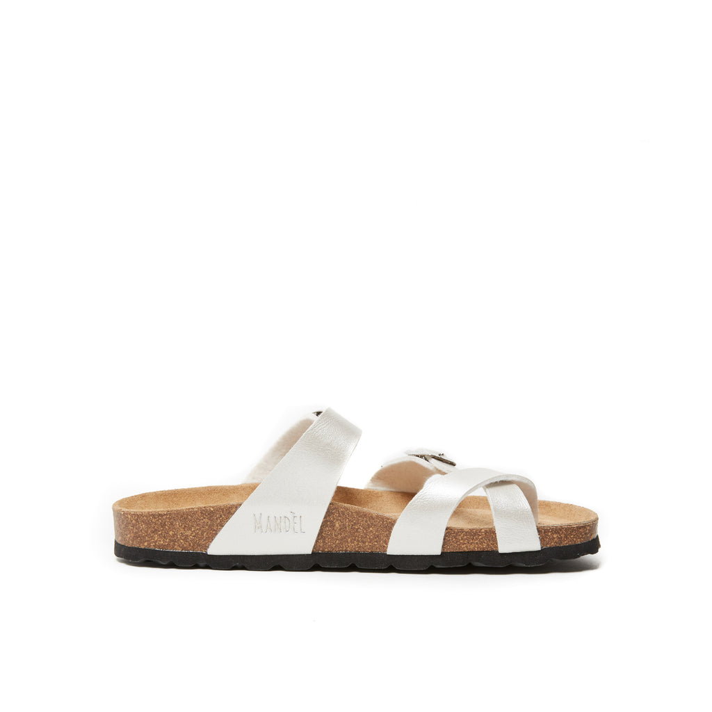 DARIA PEARL WHITE