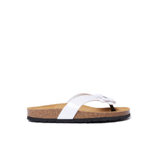Load image into Gallery viewer, White thong sandals LENE made with eco-leather
