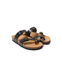 Load image into Gallery viewer, Black thong sandals DARIA made with eco-leather
