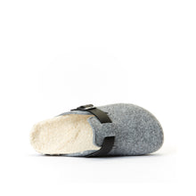 Load image into Gallery viewer, Grey sabot clogs NOE made with felt
