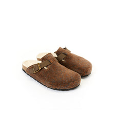 Load image into Gallery viewer, Brown sabot clogs NOE made with textile and felt
