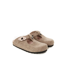 Load image into Gallery viewer, Beige sabot clogs FLOR made with felt
