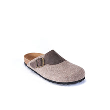 Load image into Gallery viewer, Beige sabot clogs ALMA made with felt and leather
