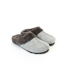 Load image into Gallery viewer, Grey sabot clogs MARTA made with felt and faux fur
